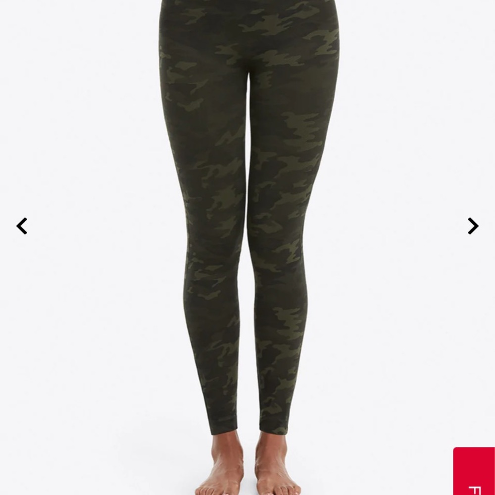 SPANX LOOK AT ME SEAMLESS GREEN CAMO LEGGINGS SOLD OUT ONLINE! Worn once!